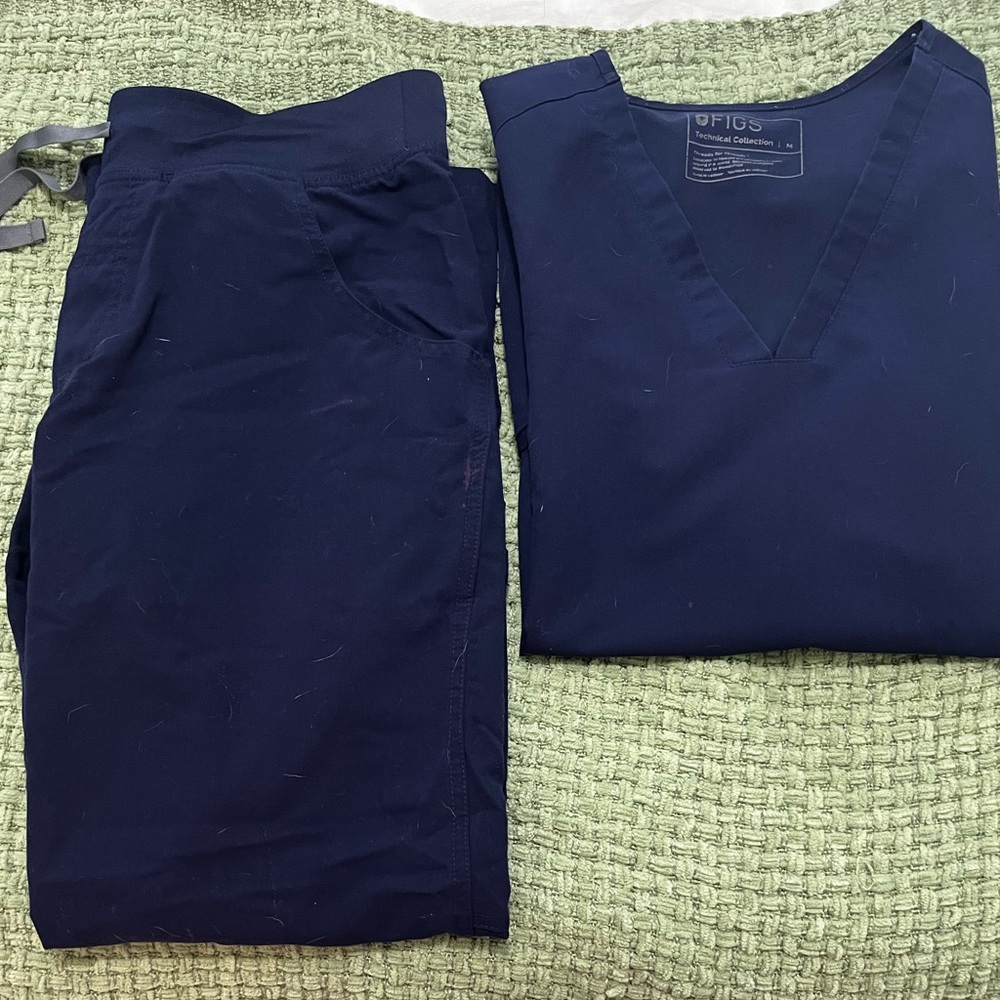 Figs Navy scrub set